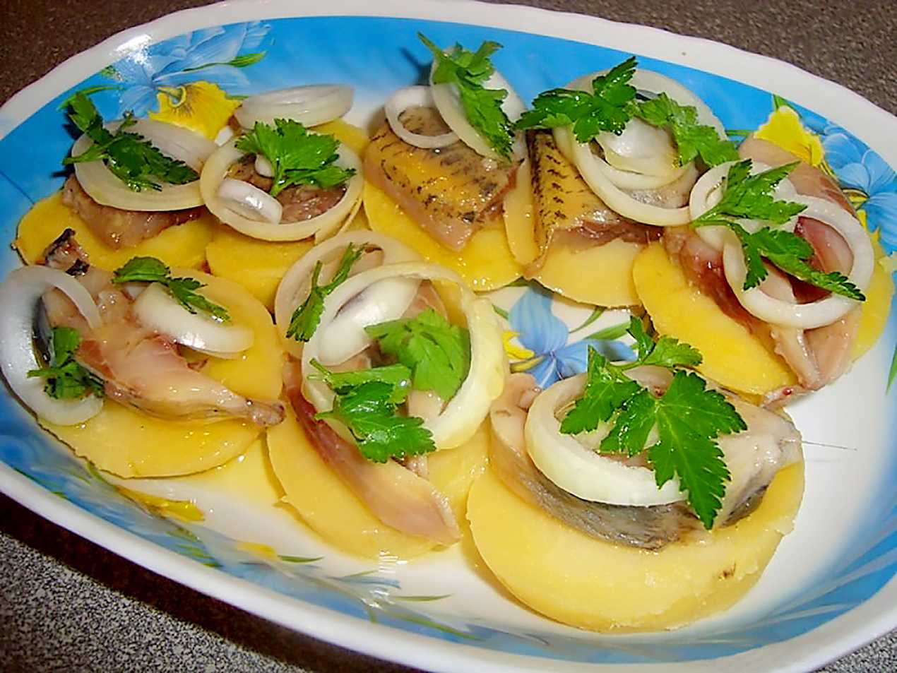 Оригинальные закуски из сельди к праздничному столу - быстро, вкусно и недорого