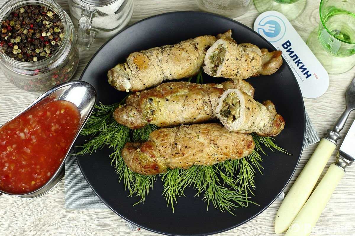Рулетики из свинины с начинкой в духовке рецепт фото пошагово и видео - 1000.menu