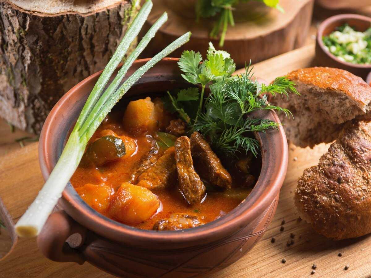 Азу по–татарски с солеными огурцами — классические рецепты