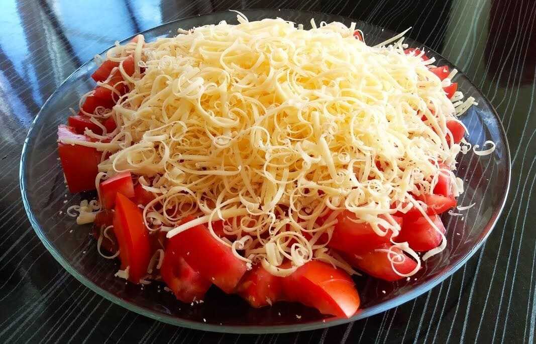 Салат с помидорами и сыром – 9 рецептов салата