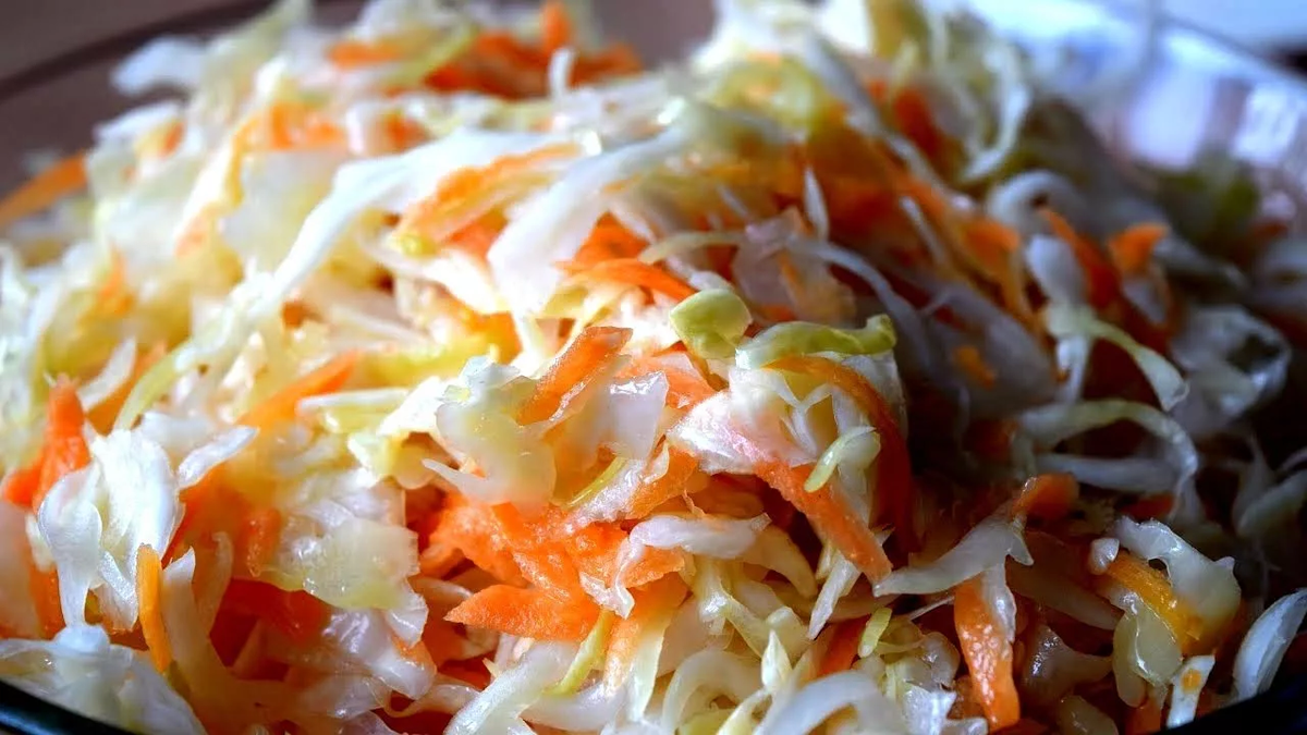 Маринованная капуста на зиму в банках - 8 очень вкусных рецептов