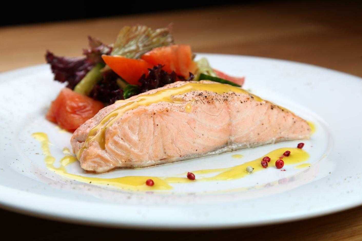 Рыба на пару очень вкусное и полезное блюдо При таком способе приготовления в рыбке сохраняются полезные вещества, она получается не жирной и полезной