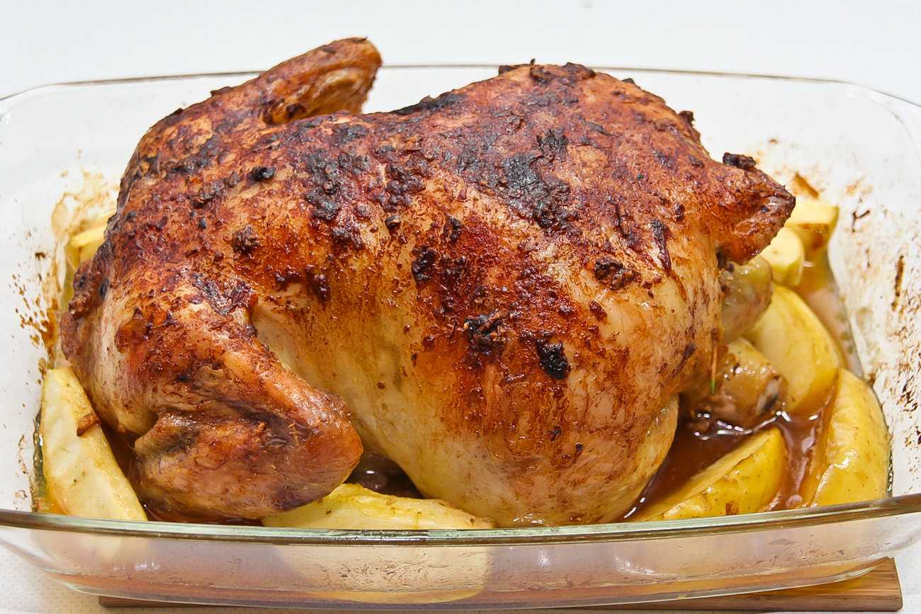 Курица с яблоками в духовке – 6 рецептов вкусного запекания