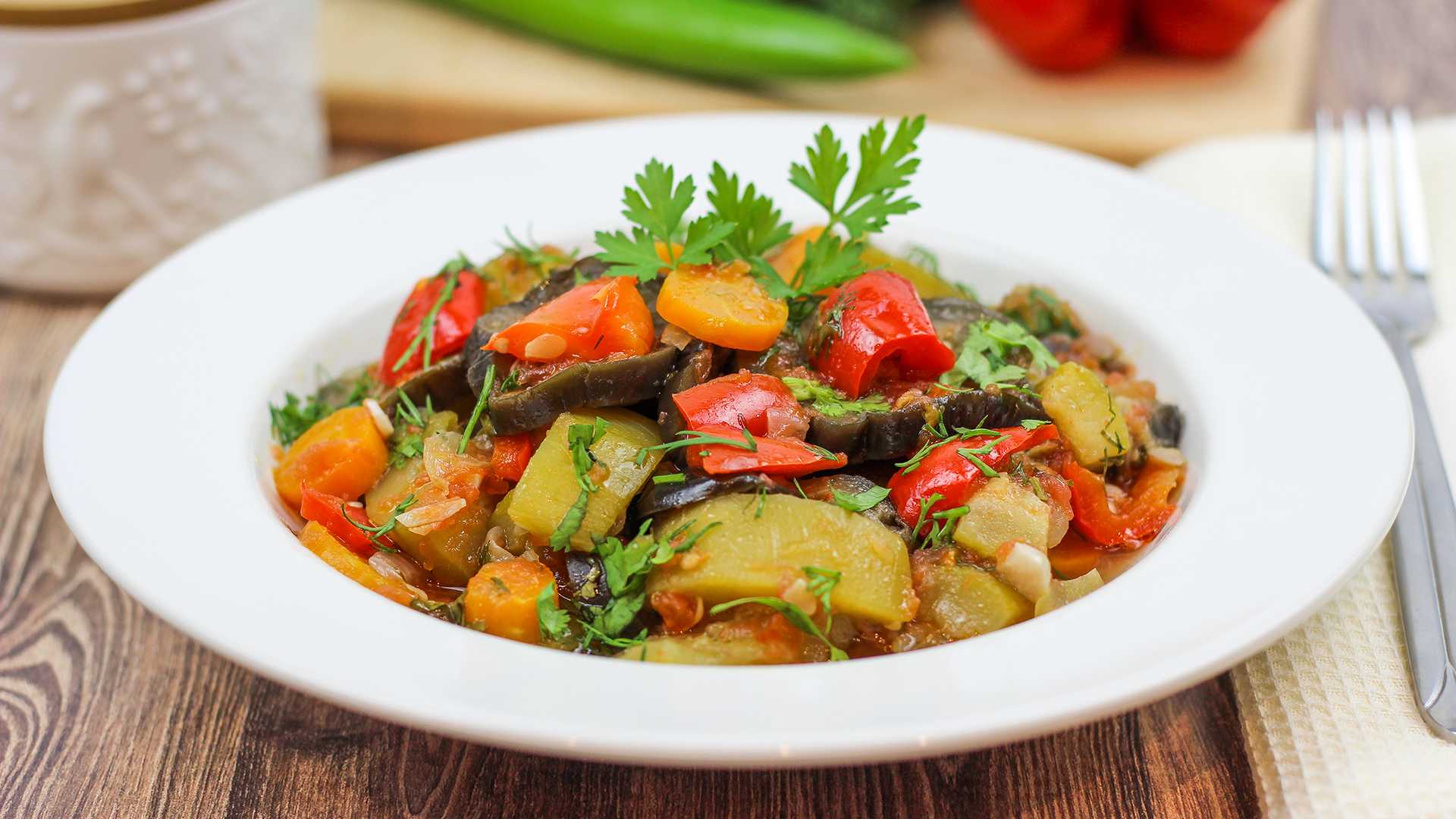 Овощное рагу с картошкой и капустой