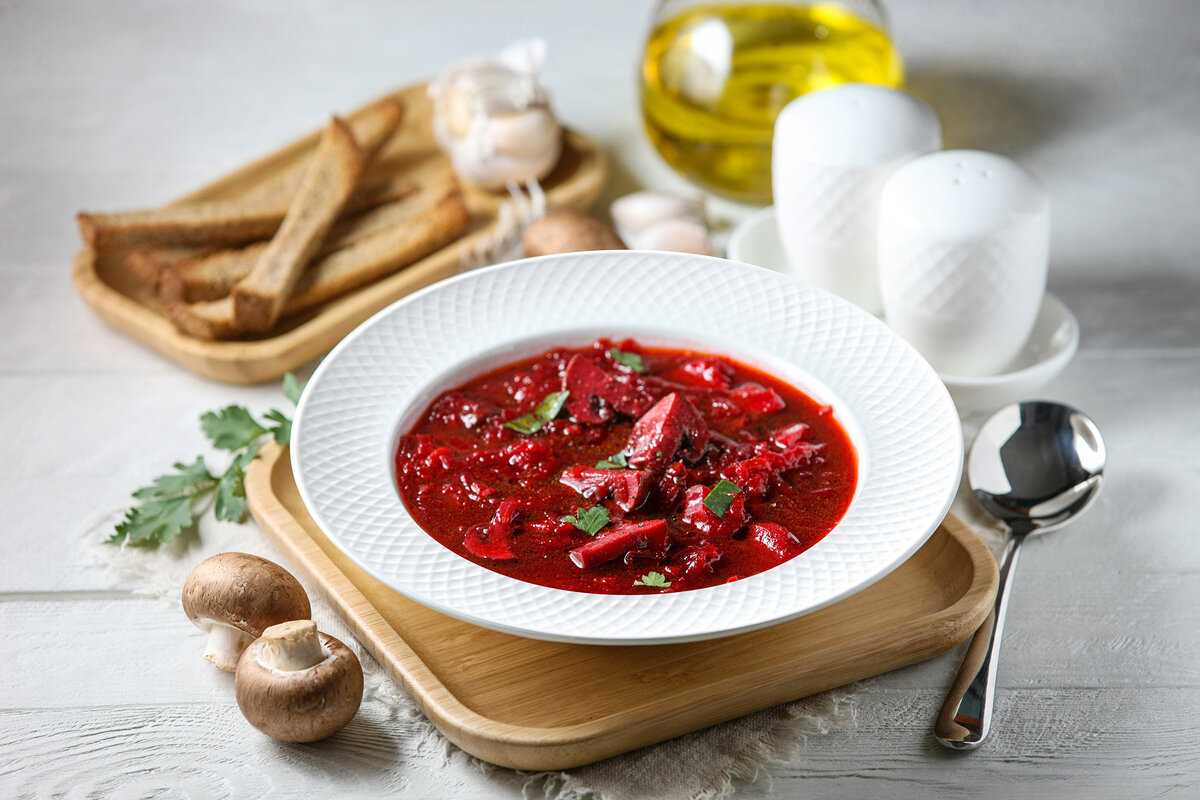 Постный борщ: 10 самых вкусных рецептов