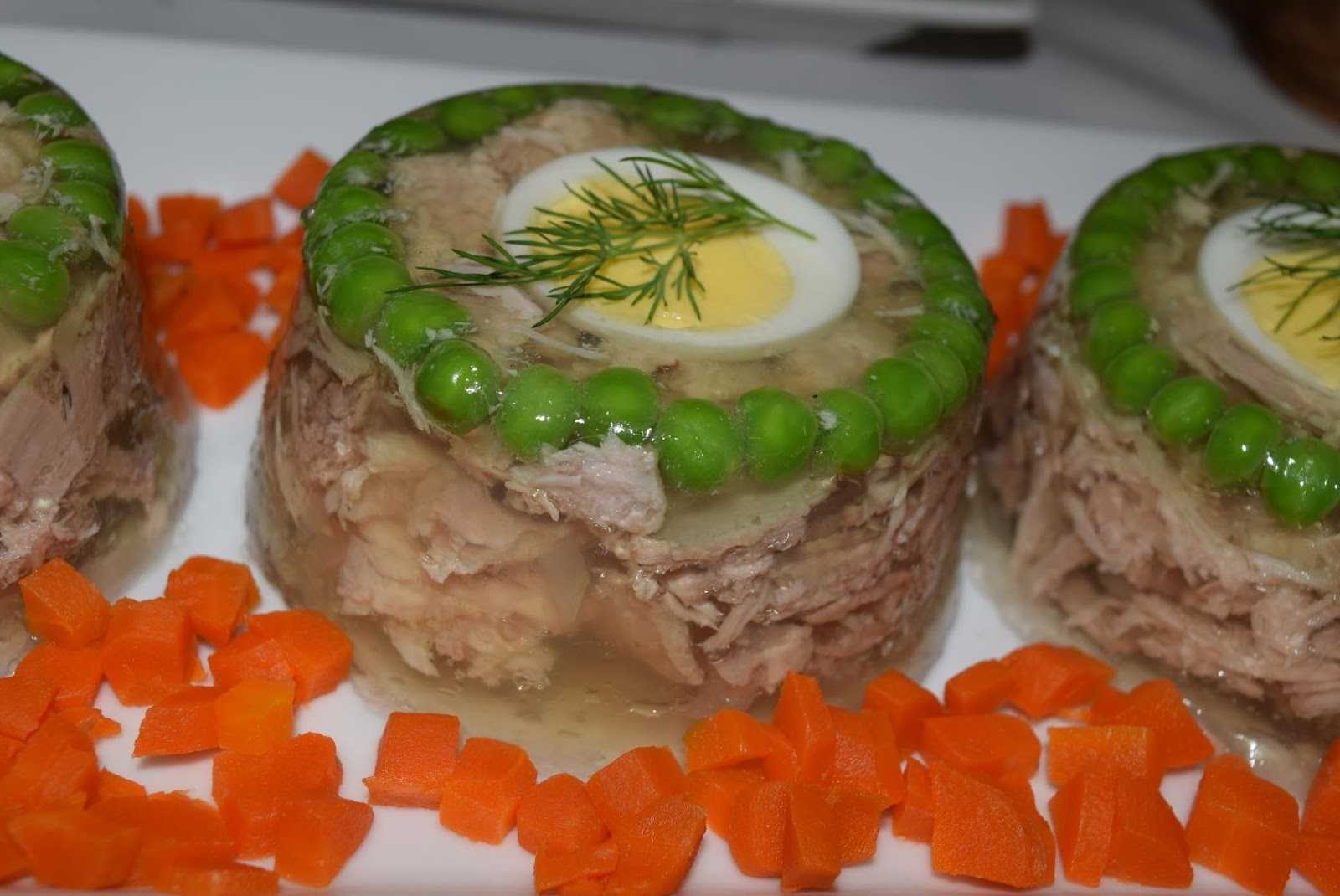 Как приготовить холодец из курицы: 8 аппетитных рецептов (пошагово)