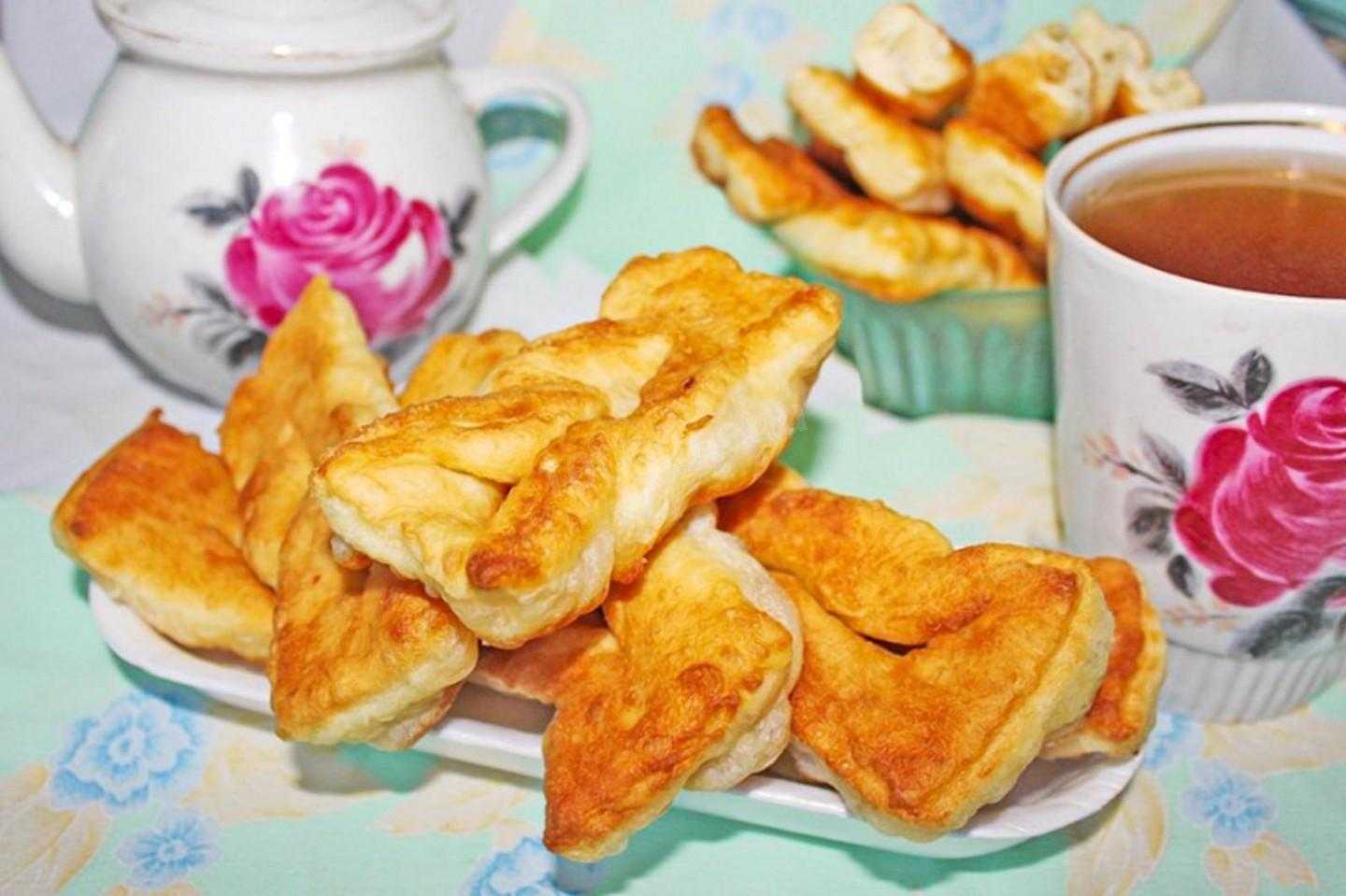 Вкусные кребли на кефире: пышная выпечка от немецких бабушек к семейному завтраку