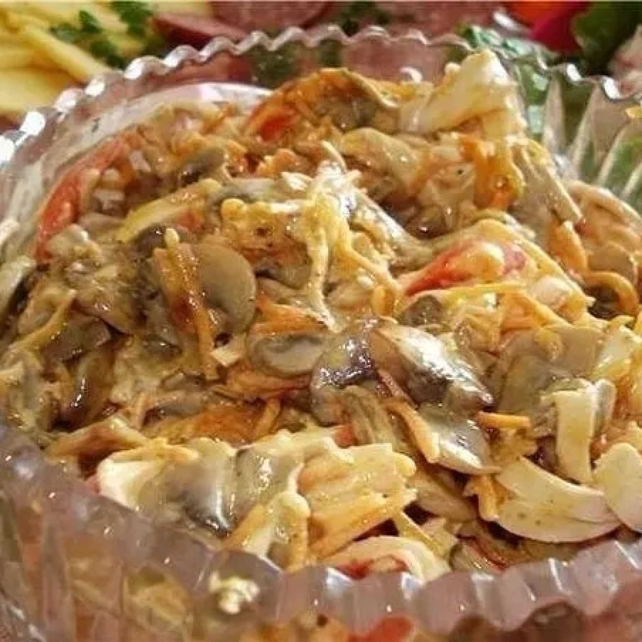 Салаты с курицей и грибами. очень вкусные рецепты