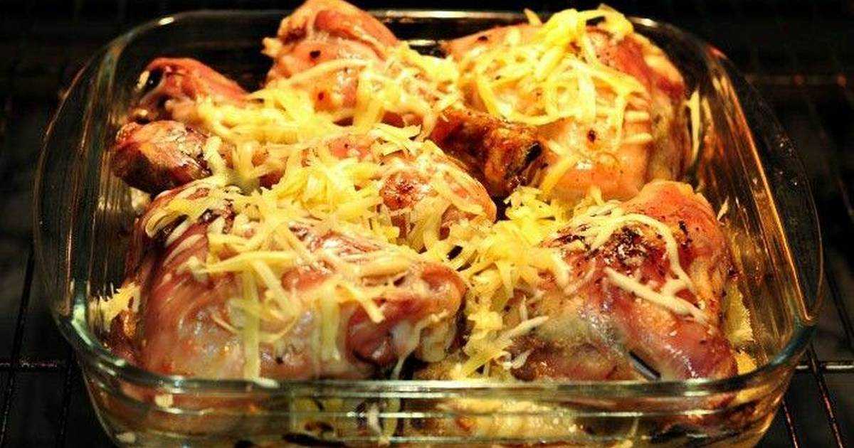 Курица с картошкой в духовке - 8 самых вкусных рецептов
