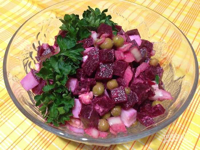 Салат с вареной свеклой — 11 вкусных и простых рецептов