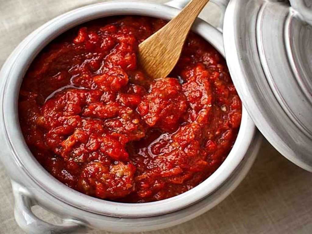 9 лучших рецептов аджики на зиму: простые и очень вкусные
