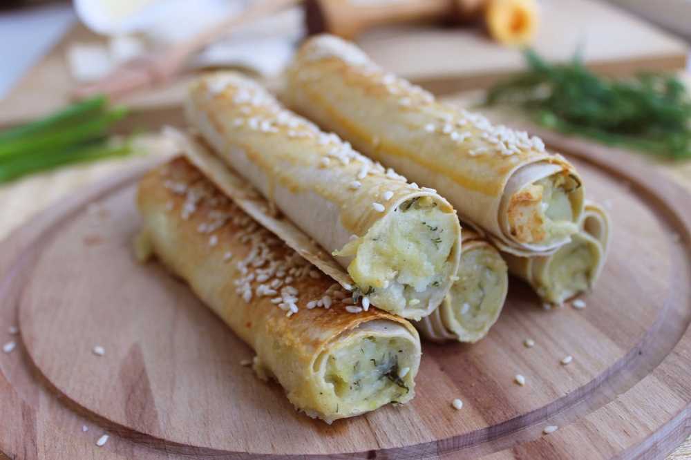 Закуски из лаваша - 15 быстрых и вкусных рецептов приготовления