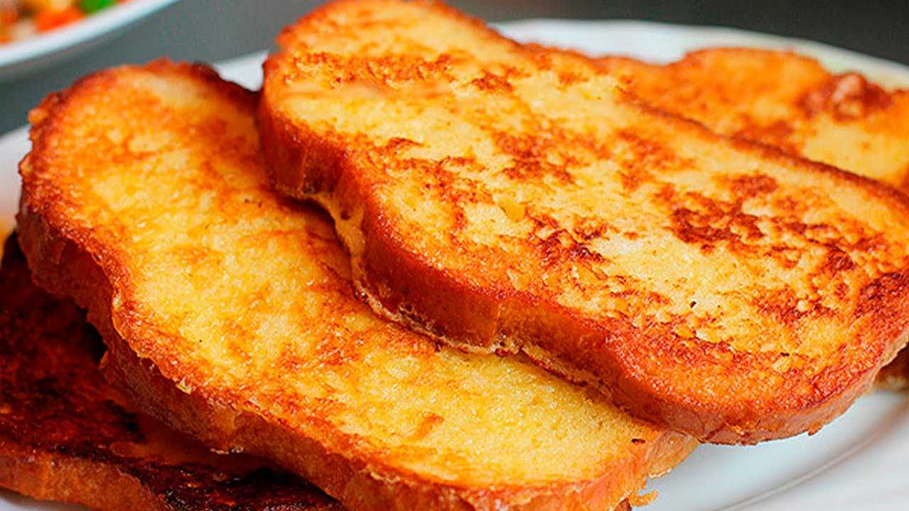 Вкусные гренки - 11 простых и рецептов с молоком и яйцом  на сковороде и в духовке