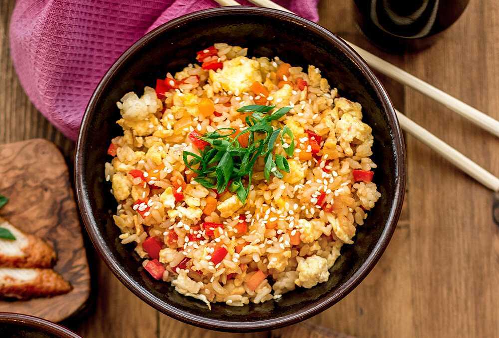 Как варить бурый рис на гарнир, вкусно и для похудения: 6 рецептов