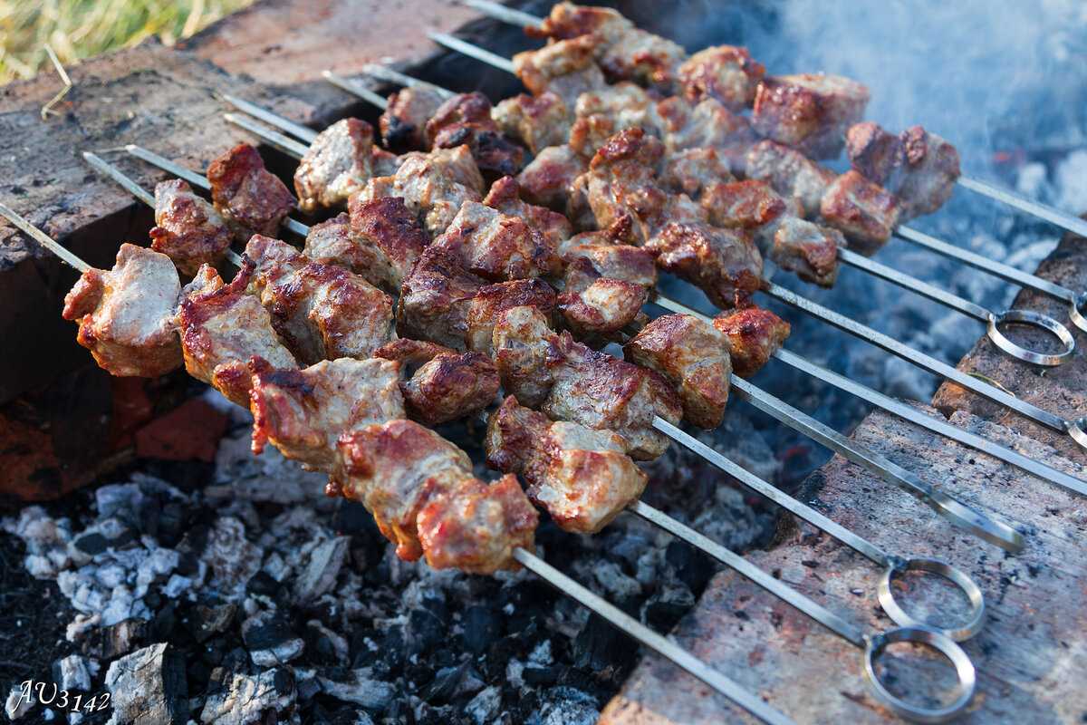 Как замариновать мясо в вине или в шампанском правильно?