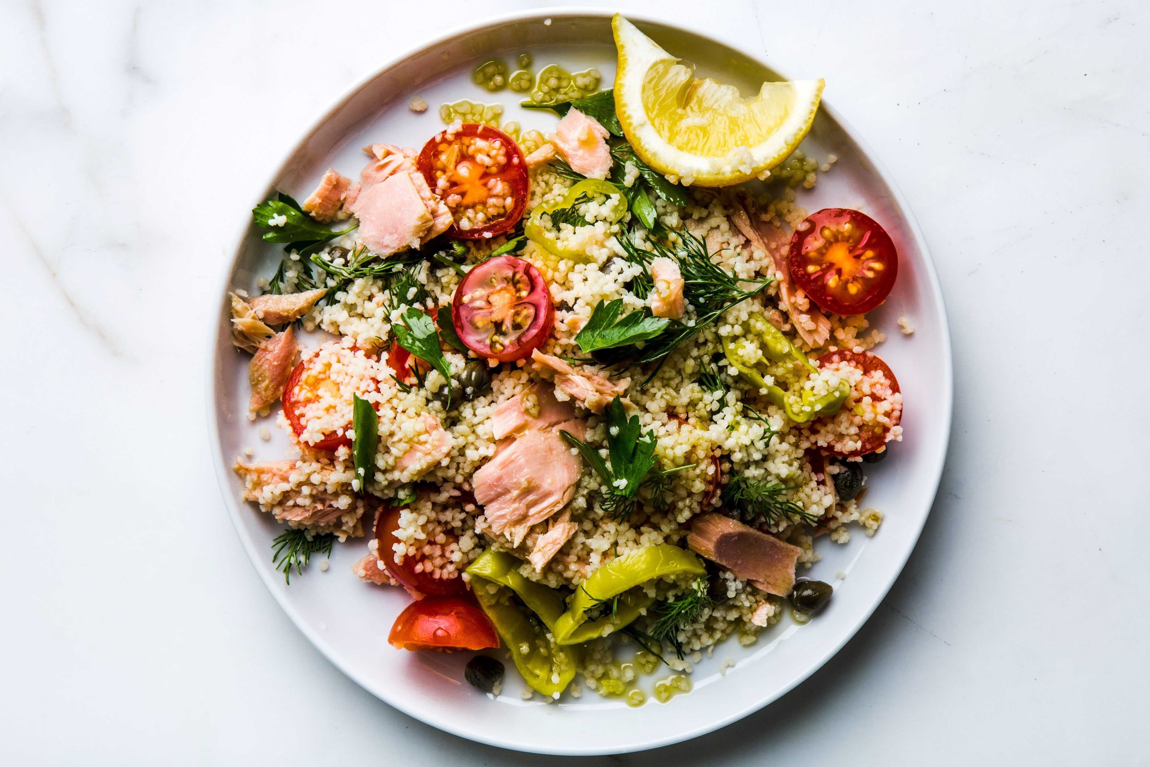 Салат с кускусом и овощами