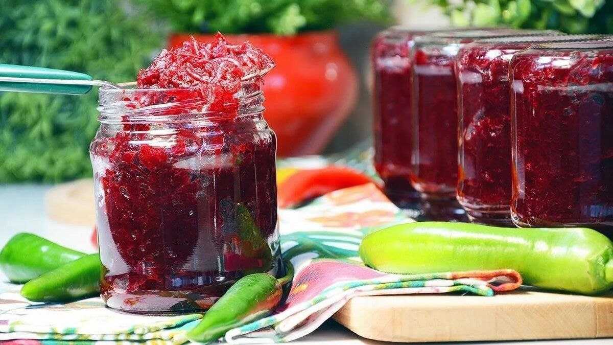 Вкусный салат из свеклы на зиму: 15 рецептов, классических и необычных
