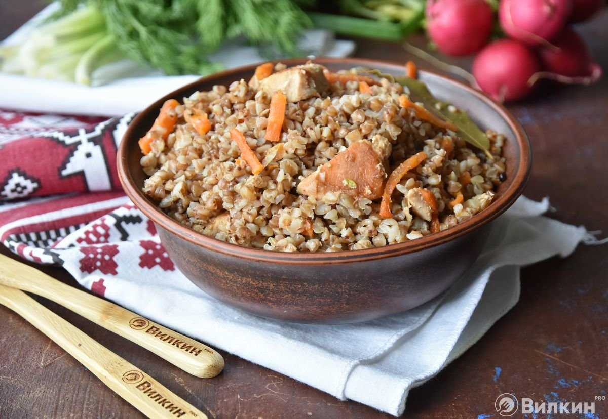 Гречка с курицей и грибами в горшочках пошаговый рецепт