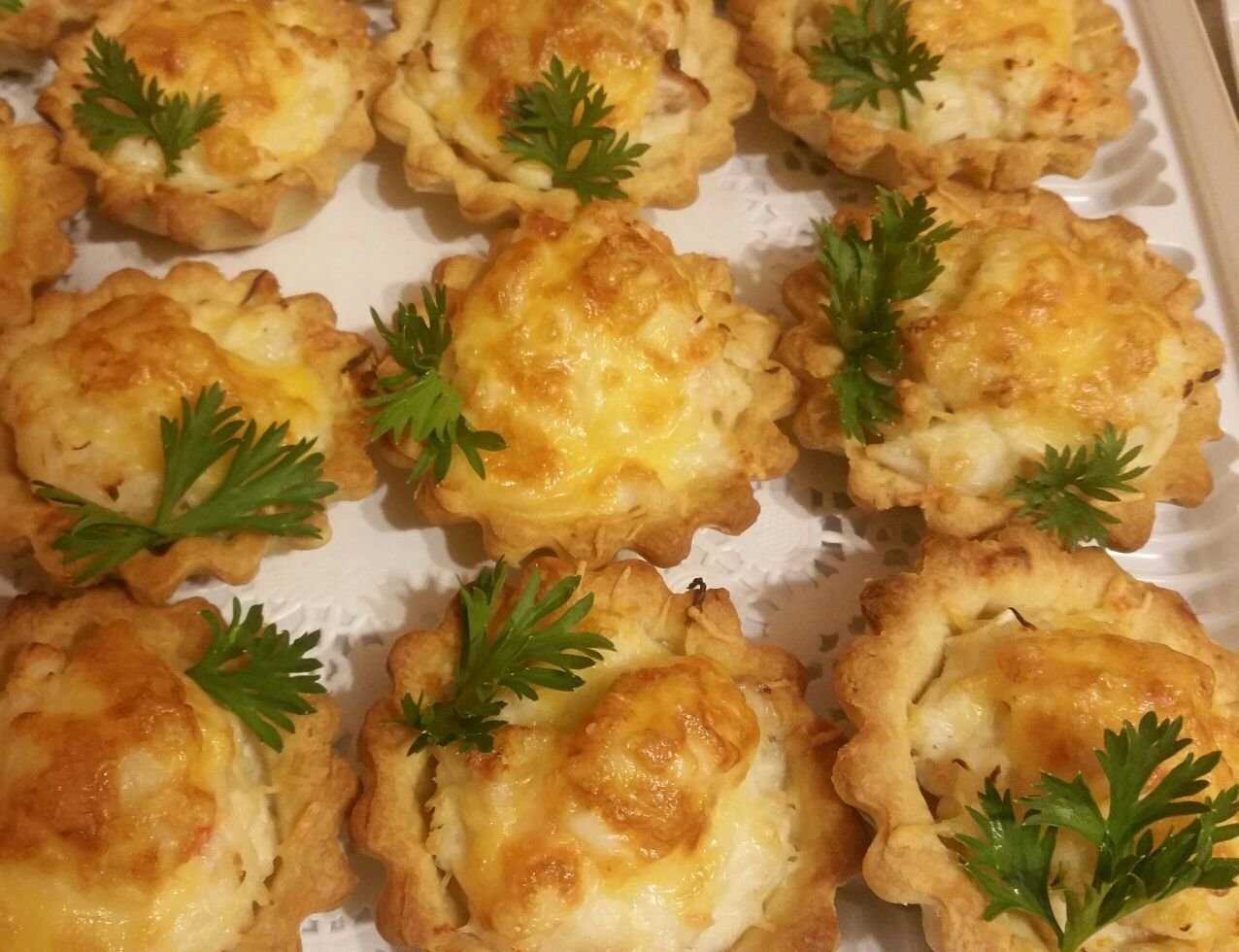 Кулечки с грибами и картофелем из слоеного теста - пошаговый рецепт с фото. как приготовить