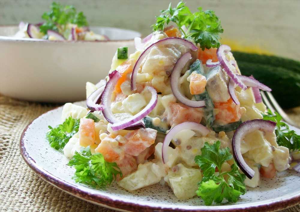 Вкусные салаты с селедкой: простые рецепты. рецепт салат на зиму с селедкой